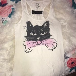 Cat with a bow tank 🎀